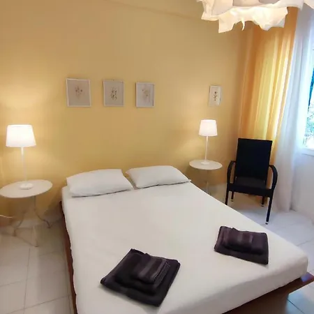 Cozy Seaview Apartment